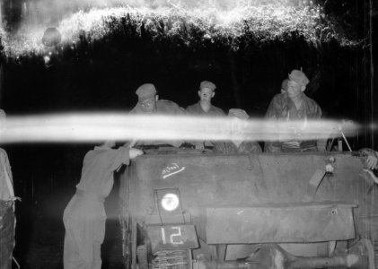 Universal carrier met bemanning, Bestanddeelnr 10730