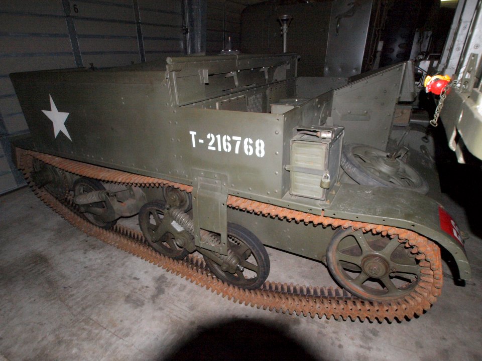 Universal Carrier T-216768 at Maaldrift