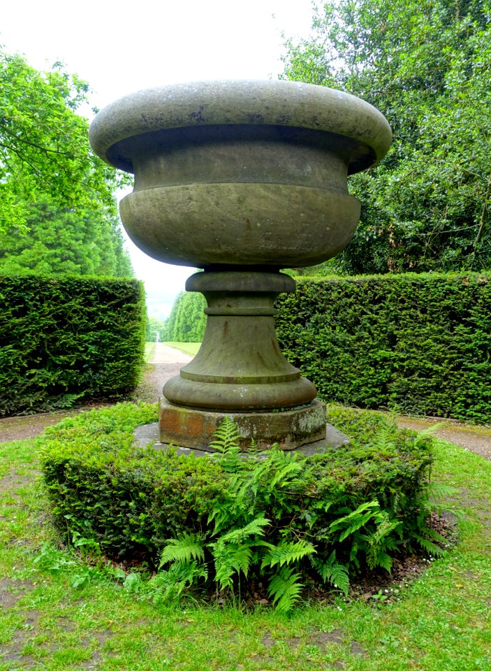 Urn at Wellingtonia Avenue - Biddulph Grange Garden - Staffordshire, England - DSC09240