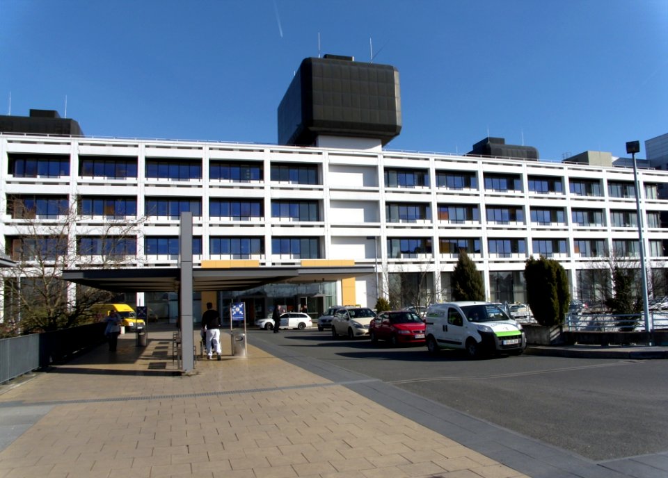 Universitätsklinik Göttingen Blick auf Haupteingang