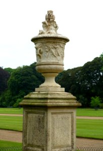 Urn - Waddesdon Manor - Buckinghamshire, England - DSC07585