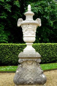 Urn - Waddesdon Manor - Buckinghamshire, England - DSC07598