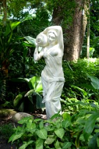 Urn maiden - Saigon Zoo and Botanical Gardens - Ho Chi Minh City, Vietnam - DSC01222