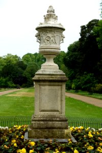 Urn - Waddesdon Manor - Buckinghamshire, England - DSC07601