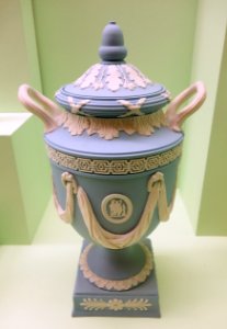 Urn with Cover - Wedgwood, c. 1840 - Brooklyn Museum - DSC09062