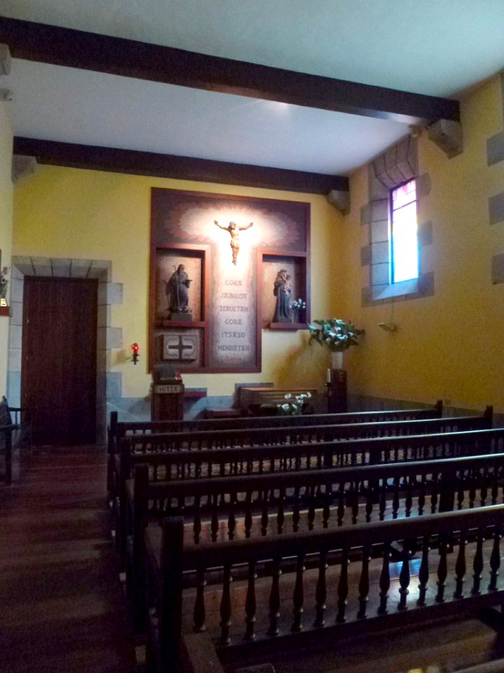 Urkiola - Santuario, interior 04