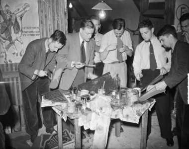 USC Maskeradespel voorbereiding, Bestanddeelnr 904-5550