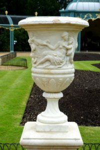 Urn - Waddesdon Manor - Buckinghamshire, England - DSC07500