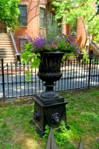 Urn, Concord Square - Boston, MA - DSC06846
