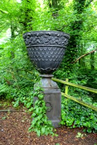 Urn - Renishaw Hall - Derbyshire, England - DSC02336