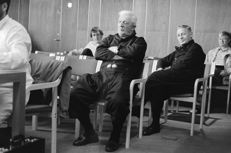 Urker vissers voor de rechter in Zwolle i.v.m. overschrijding vangstquota twee , Bestanddeelnr 934-0320