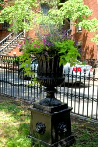 Urn, Concord Square - Boston, MA - DSC06842