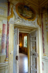 Upper floor doorway - Villa Grazioli - Grottaferrata, Italy - DSC03574