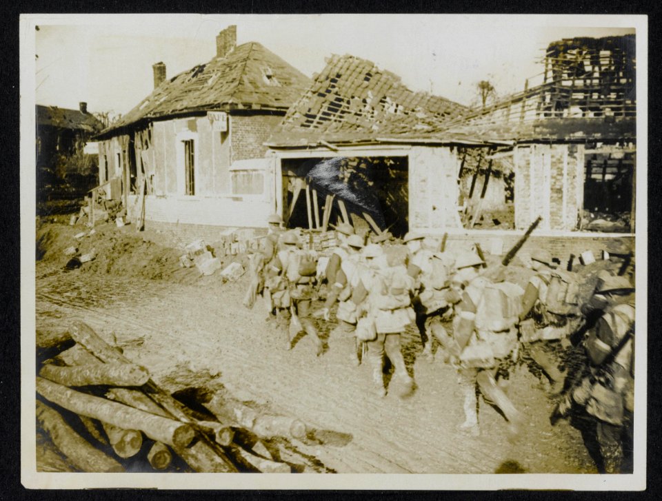 Up to the trenches, Bestanddeelnr 158-1077