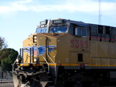 UP 5395 in Stockton 2329 01