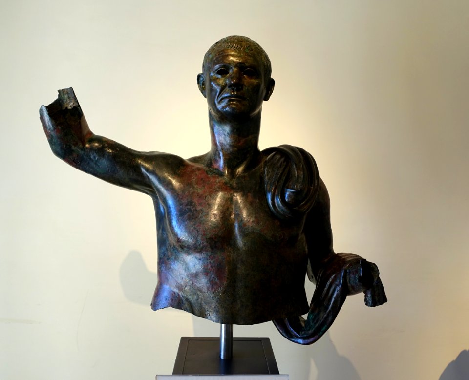 Upper part of a monumental statue, with 19th century additions, unknown provenance, c. 40 BC, bronze, inv. 15055 - Museo Gregoriano Etrusco - Vatican Museums - DSC01080