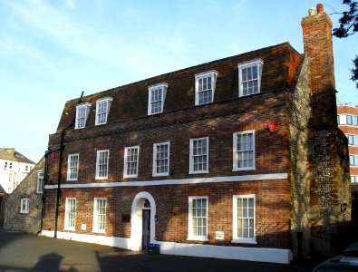 Upperton Farmhouse, Enys Road, Eastbourne (NHLE Code 1190370) (April 2011)