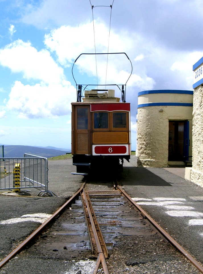 Unusual-Pointwork-SnaefellMtnRly-Summit-CIMG0358