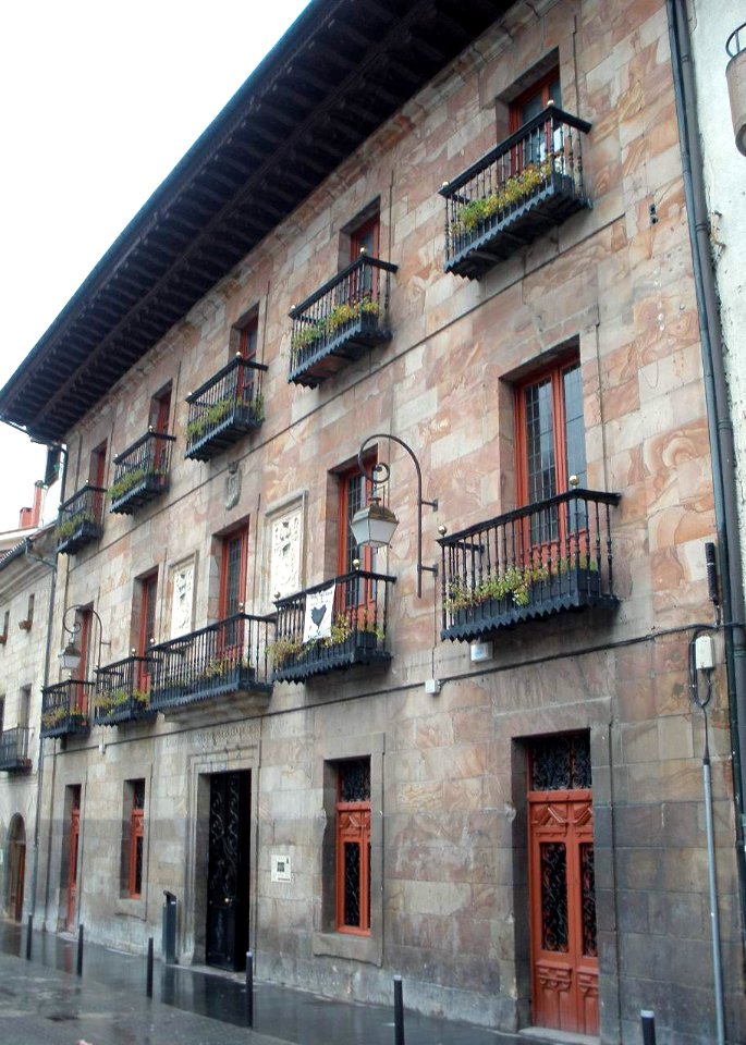 Urretxu - Plaza Iparraguirre, Palacio Ipañarrieta-Corral (Ayuntamiento) 2