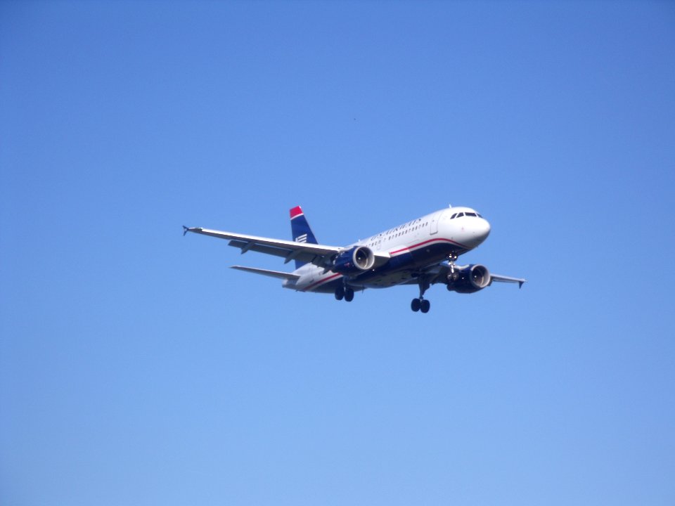 US Airways A319 N737US KDCA
