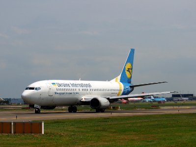 UR-GAO Ukraine International Airlines Boeing 737-4Z9 - cn 25147 pic1