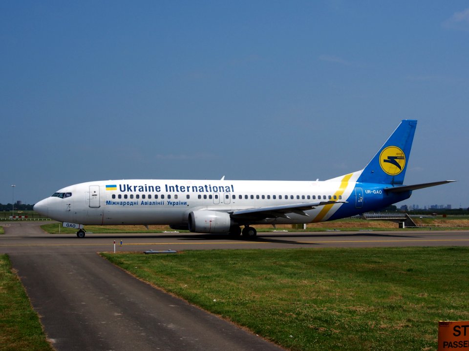UR-GAO Ukraine International Airlines Boeing 737-4Z9 - cn 25147 pic3