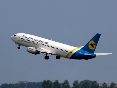 UR-GAX Ukraine International Airlines Boeing 737-4Y0 - cn 26066 pic2