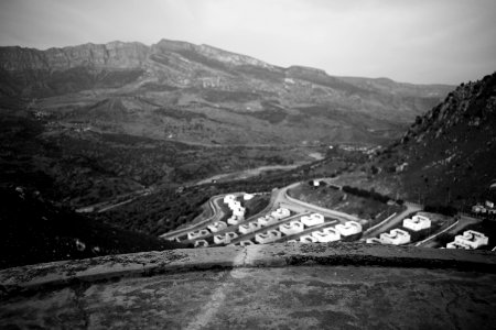 Views around the abandoned mosque behind Bekhma Dam 16