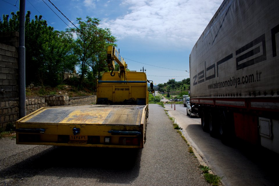 Views of a truck unloading in Shaqlawa