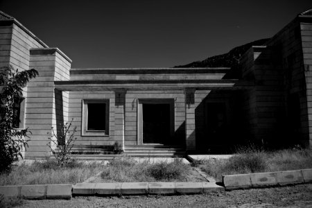 Views of Iraqi king Faisal's villa in Sirsing, later used by Saddam Hussein and then as a hospital 04