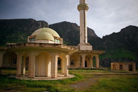 Views of nature, villages, and an abandoned resort project behind Bekhma Dam 01