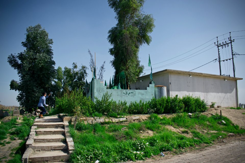 Views around the Kakaii shrine of Mam Nazar, and accompanying cemetery, at Sufayyah village 15