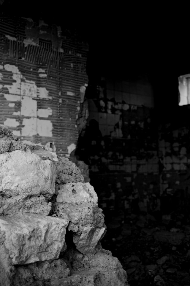 Views and details of Saddam Hussein's destroyed and vandalized villa near Sirsing 34