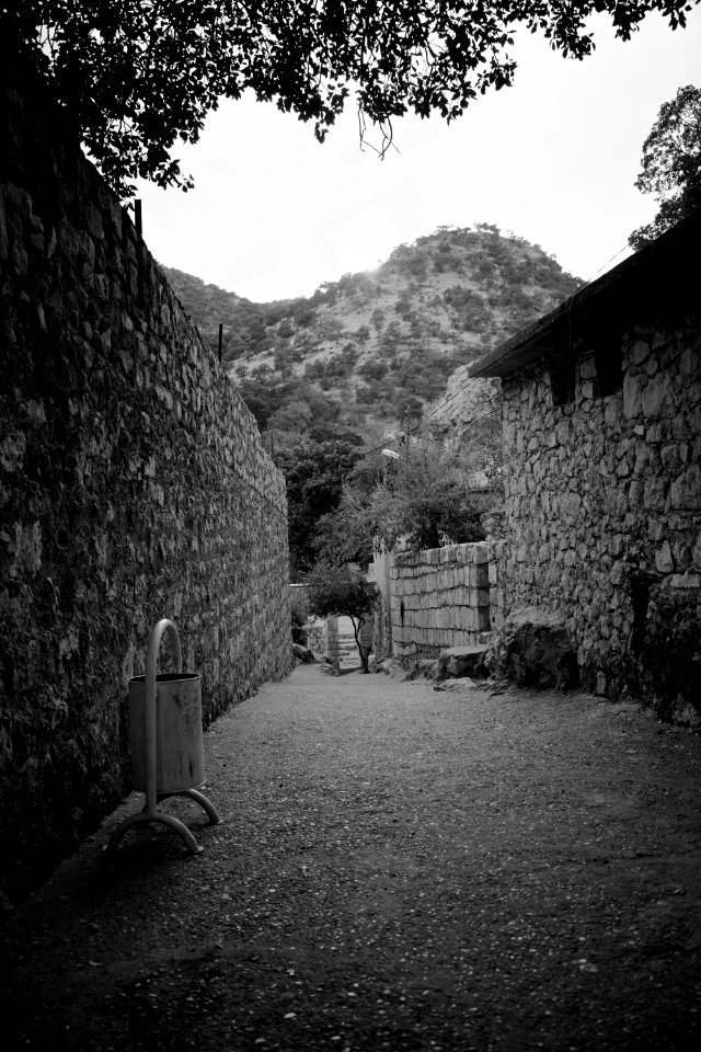 Views and details around Lalish, the holiest pilgrimage site for Ezidis 37
