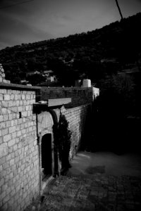 Views and details around Lalish 09