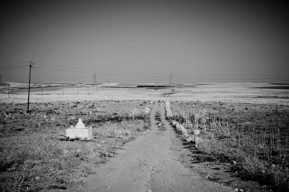 Views around the Ezidi shrine of Nishingaha Peroz (مزار نیشنگه‌ها پیروز) near Shekhan 04