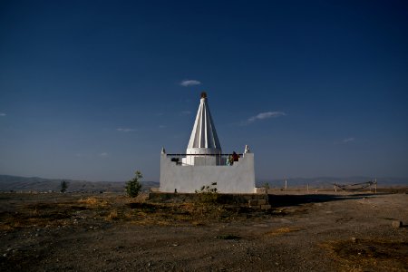 Views around the Ezidi shrine of Nishingaha Peroz (مزار نیشنگه‌ها پیروز) near Shekhan 19