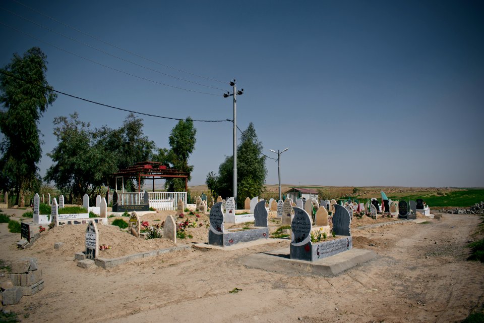 Views around the Kakaii shrine of Mam Nazar, and accompanying cemetery, at Sufayyah village 08