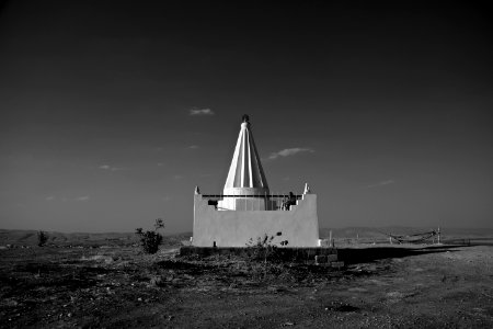 Views around the Ezidi shrine of Nishingaha Peroz (مزار نیشنگه‌ها پیروز) near Shekhan 20