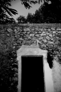 Views and details around Lalish 13