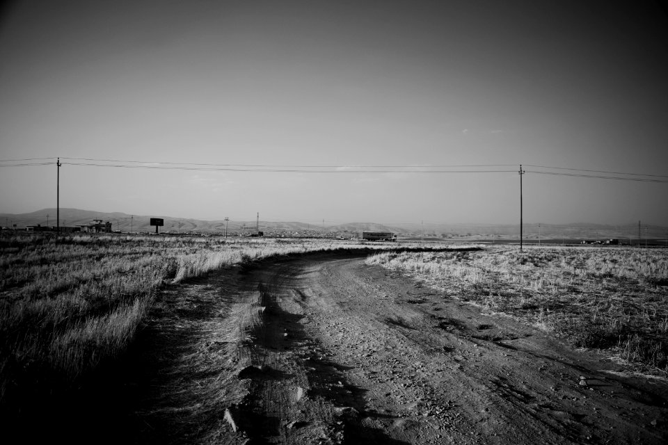 Views around the Ezidi shrine of Nishingaha Peroz (مزار نیشنگه‌ها پیروز) near Shekhan 39