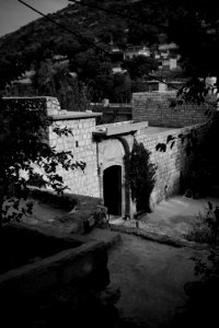 Views and details around Lalish 03