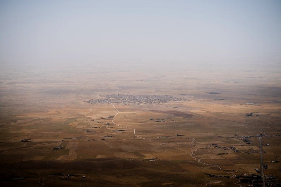 Views in June of 2019 of the north side of Sinjar mountain, as seen from the Ezidi shrine of Chil Mera 04