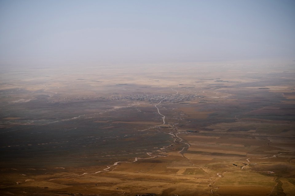Views in June of 2019 of the north side of Sinjar mountain, as seen from the Ezidi shrine of Chil Mera 09