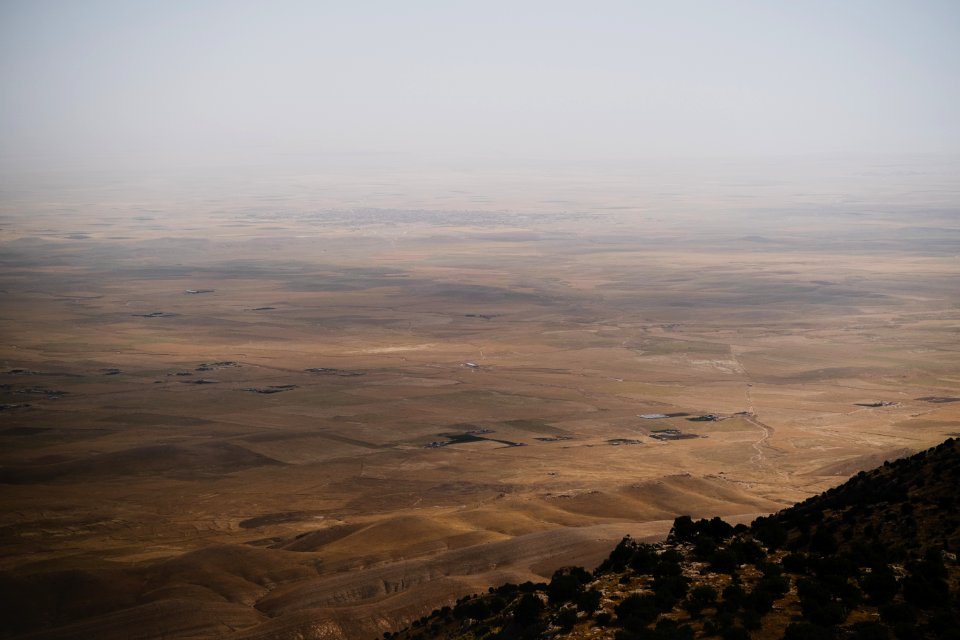 Views in June of 2019 of the north side of Sinjar mountain, as seen from the Ezidi shrine of Chil Mera 03