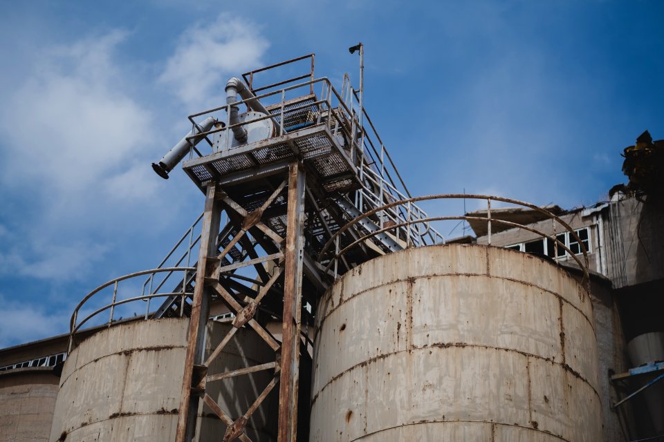 Views in June of 2019 of Sinjar's ruined silo, destroyed during the war with the Islamic State 48