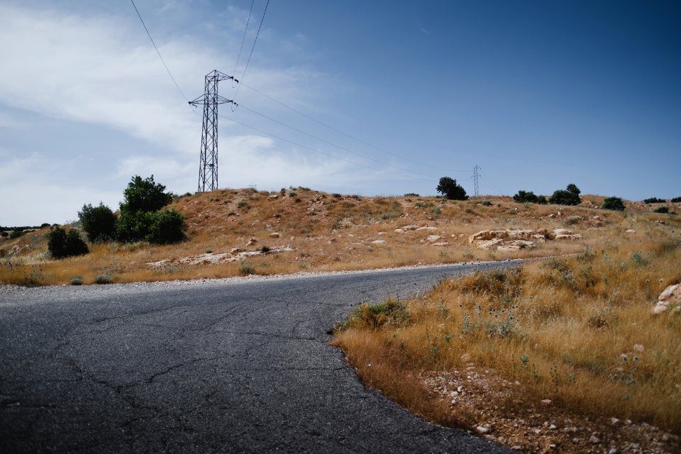 Views in June of 2019 of the 'lofa' road up to the top of Shingal Mountain 06