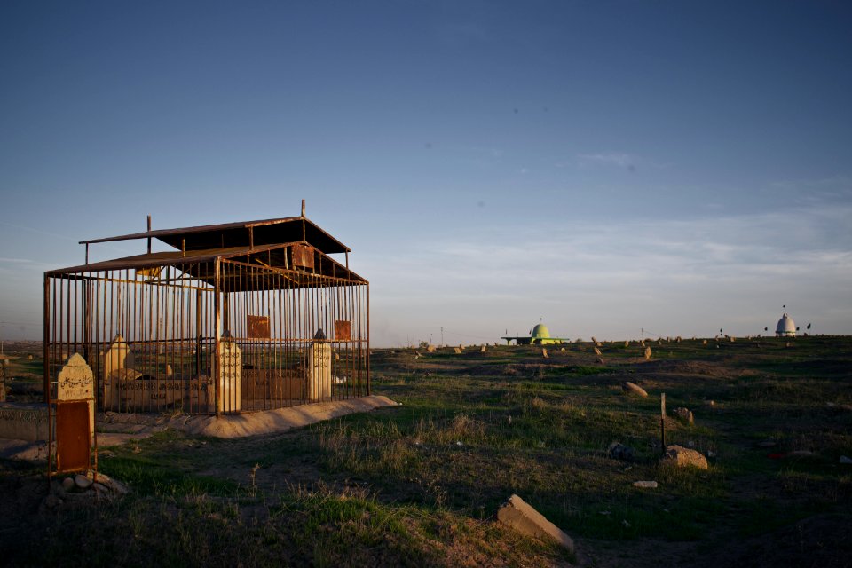 Views of the cemeter around the Kakaii shrines and cemetery at Wardik, near Hamdaniyah, now administered in Erbil Governorate 06