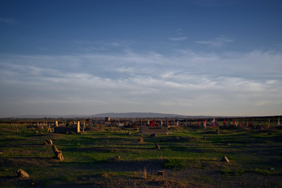 Views of the cemeter around the Kakaii shrines and cemetery at Wardik, near Hamdaniyah, now administered in Erbil Governorate 08