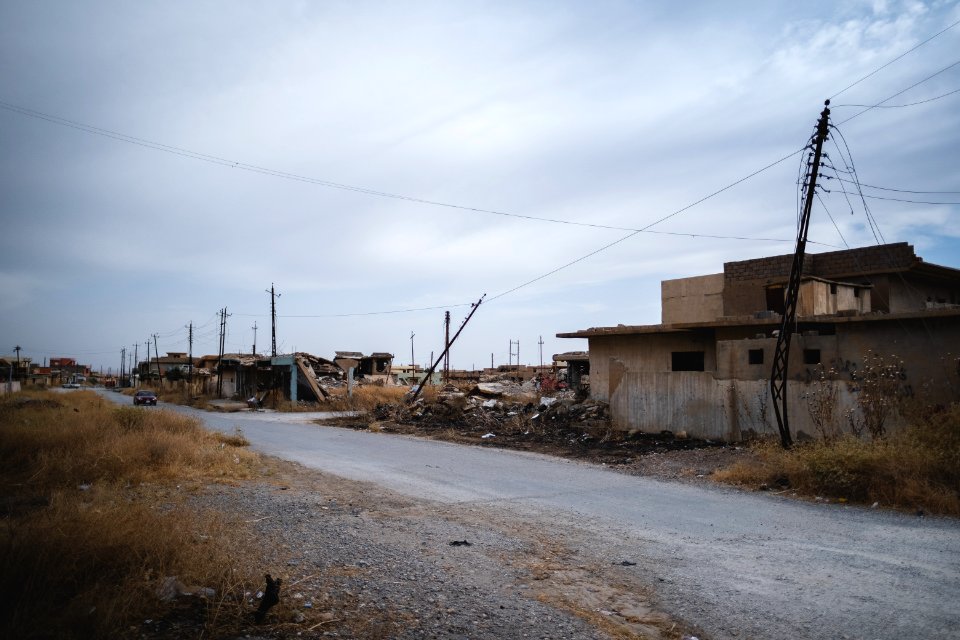 Views in June of 2019 around the town of Sinjar, in the heavily ruined city center 07
